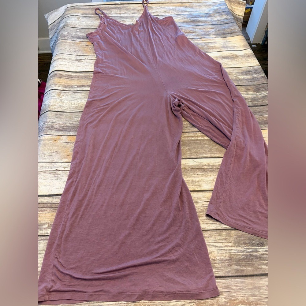 Athleta Nightfall Jumpsuit Purple Mauve Wide Leg V-Neck Sleeveless Relaxed Small - Picture 5 of 6